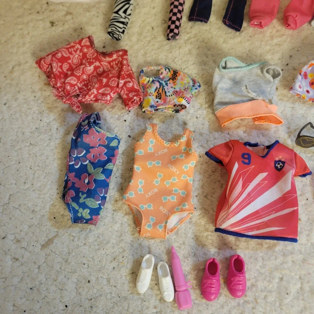 Barbie Fashion Doll Clothes Lot 18pc Roxy Swimsuit Panda Reveal Multi Excellent